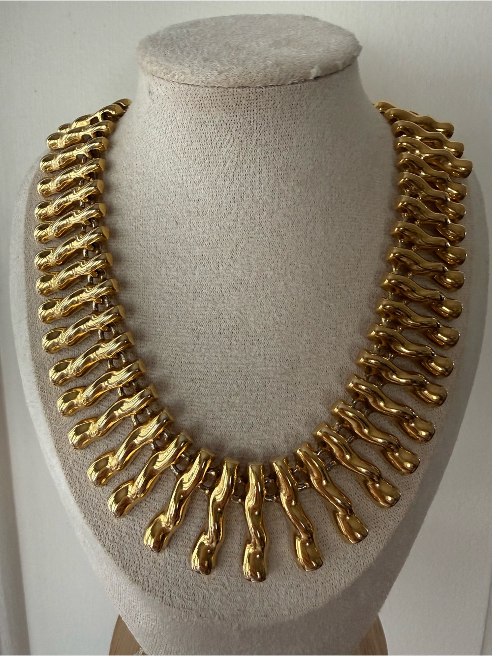 Heavy Vintage Gold Statement Bib Necklace - Women Jewelry